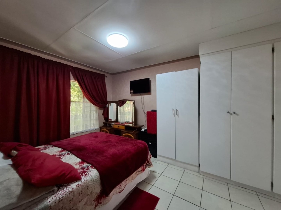 4 Bedroom Property for Sale in Safari Gardens North West